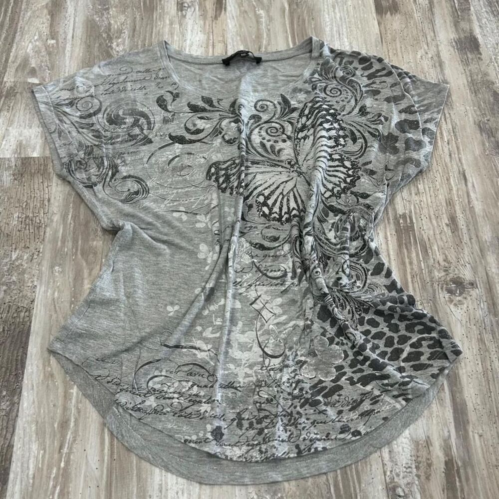 B.L.E.U. Women's y2k grunge boho gray butterfly + floral graphic print short-sle